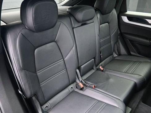 Certified 2024 Porsche Cayenne Coupe image 28