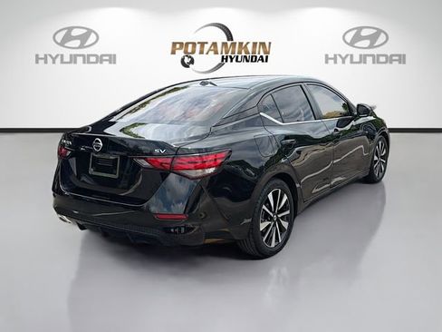 Used 2022 Nissan Sentra SV w/ SV Premium Package FWD image 5