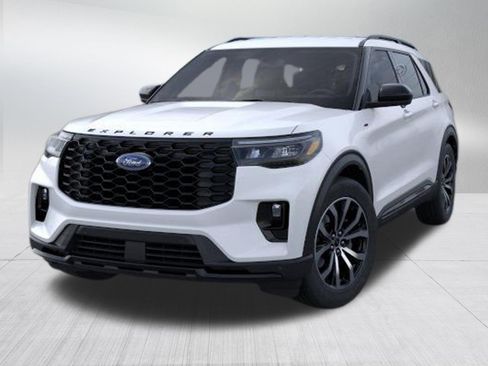 New 2026 Ford Explorer ST-Line image 3