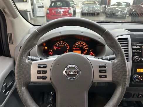 Used 2014 Nissan Frontier SV w/ SV Value Truck Package image 20