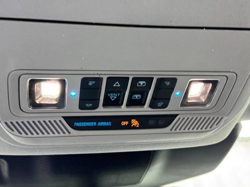 Used 2022 Ford Explorer Limited w/ Equipment Group 301A AWD/4WD image 32