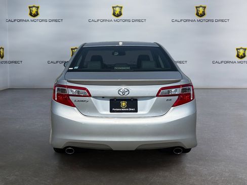 Used 2014 Toyota Camry SE w/ Leather Package image 4