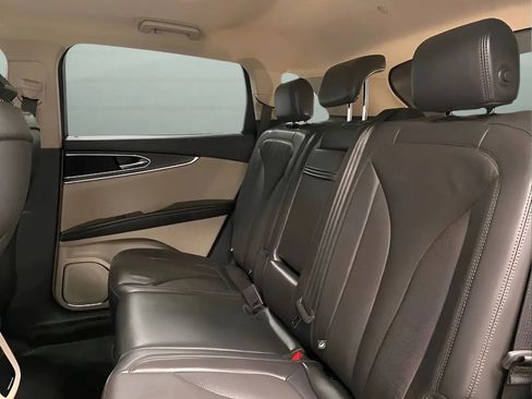 Used 2019 Lincoln Nautilus Select FWD image 11