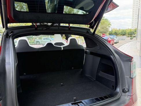 Used 2024 Tesla Model X image 5