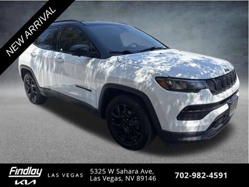Used 2022 Jeep Compass Latitude w/ Convenience Group FWD image 3
