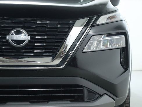 Used 2023 Nissan Rogue SV image 8