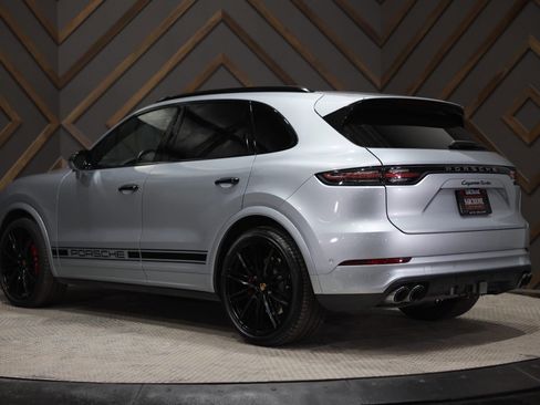 Used 2022 Porsche Cayenne Turbo image 14