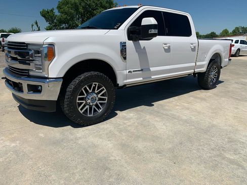 Used 2019 Ford F250 Lariat w/ Lariat Ultimate Package AWD/4WD image 3