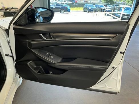 Used 2022 Honda Accord Sport image 12