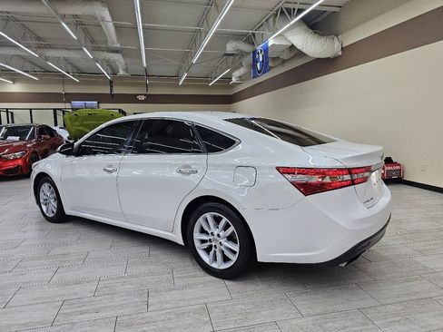 Used 2014 Toyota Avalon XLE Premium image 9