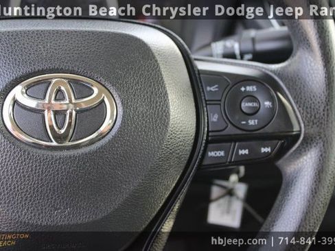 Used 2020 Toyota Corolla LE image 17