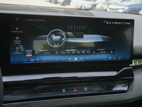Used 2024 BMW i5 eDrive40i w/ Convenience Package RWD image 24