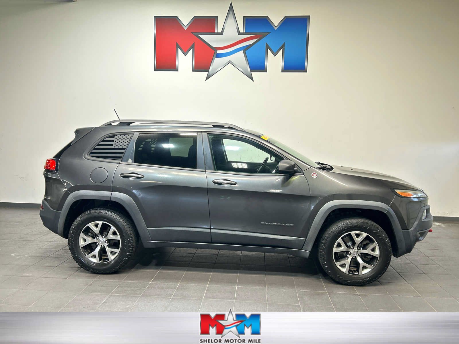 Used 2015 Jeep Cherokee Trailhawk w/ Trailer Tow Group AWD/4WD image 1