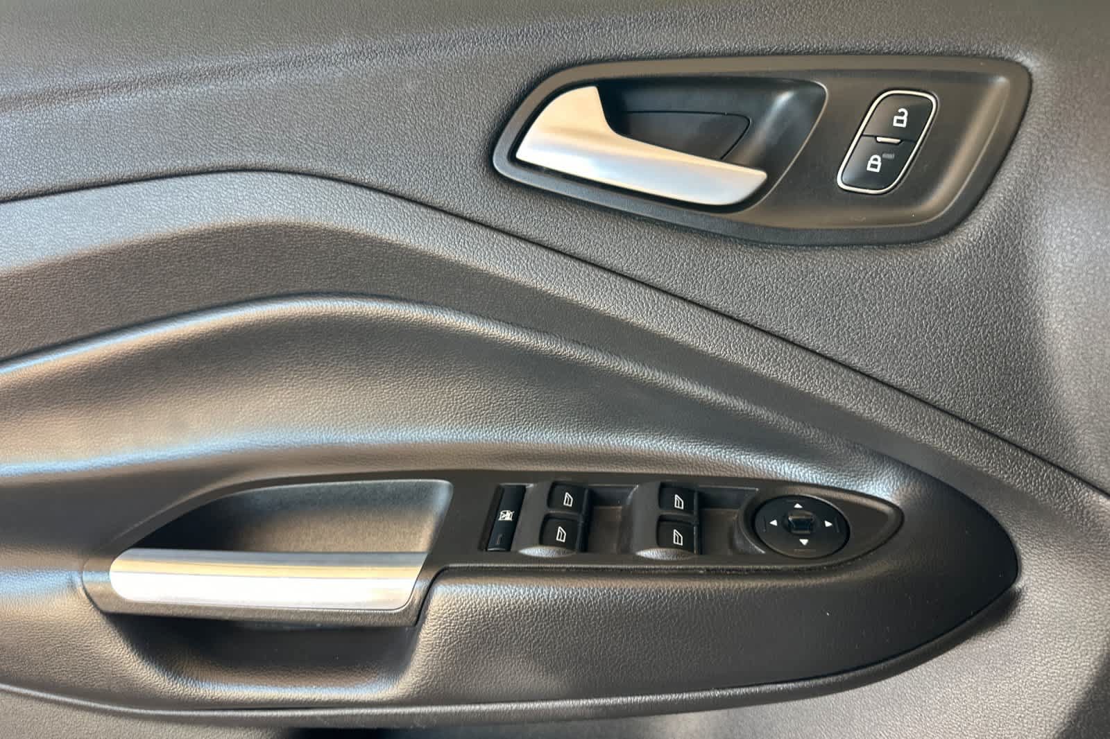 Used 2018 Ford Escape SE w/ SE Sync 3 Package AWD/4WD image 10