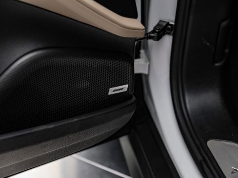 Used 2025 Porsche Panamera w/ Premium Package image 77