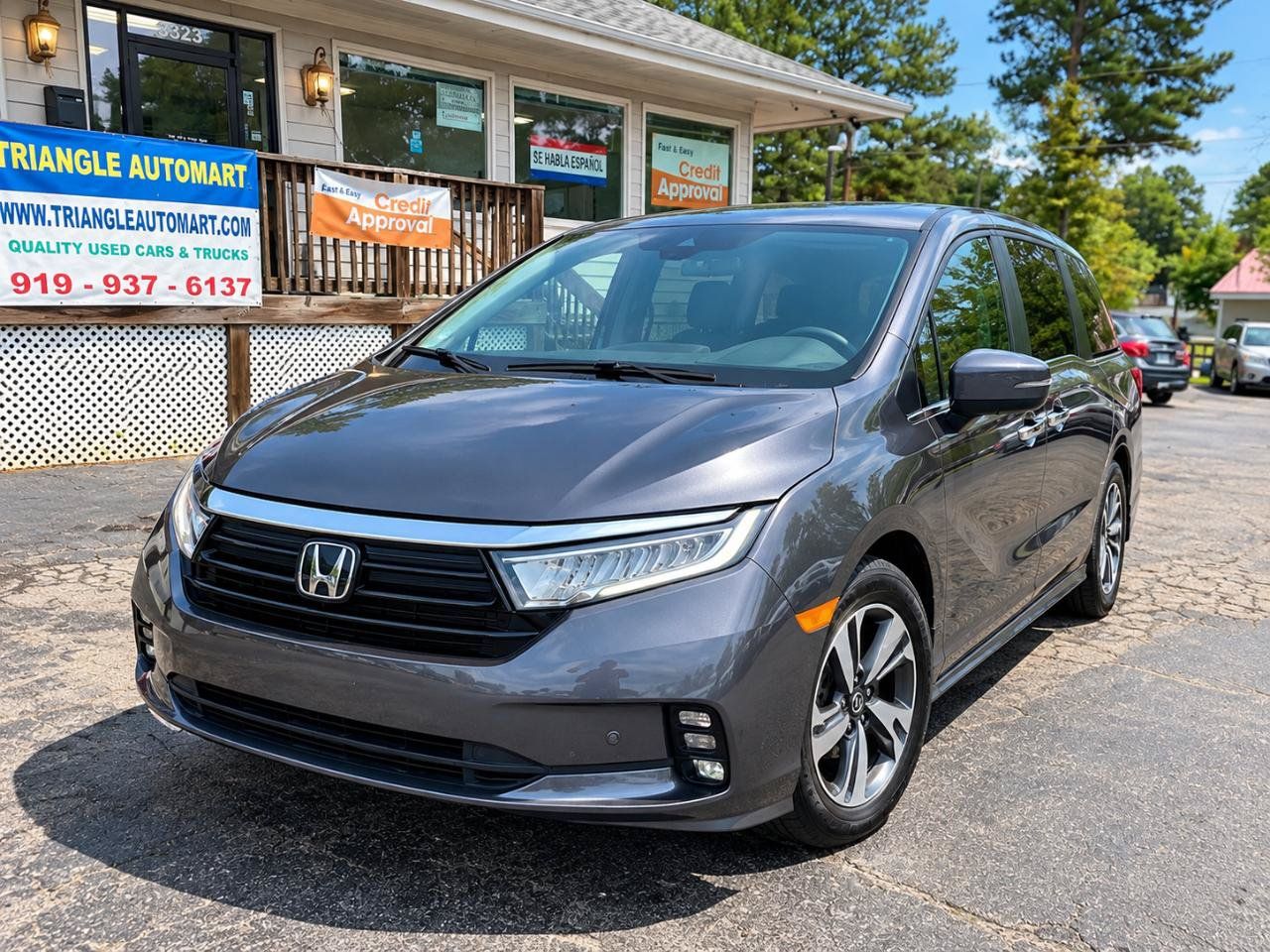 Used 2021 Honda Odyssey Touring image 1
