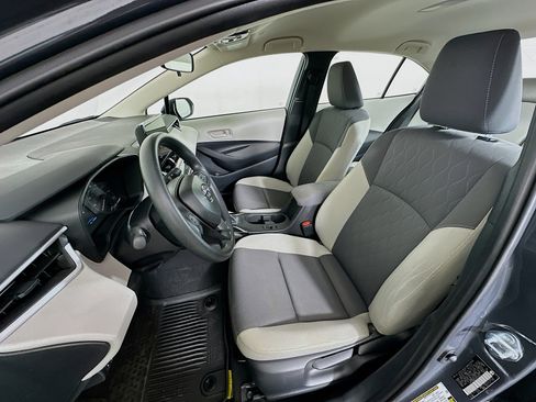 Used 2025 Toyota Corolla LE image 13