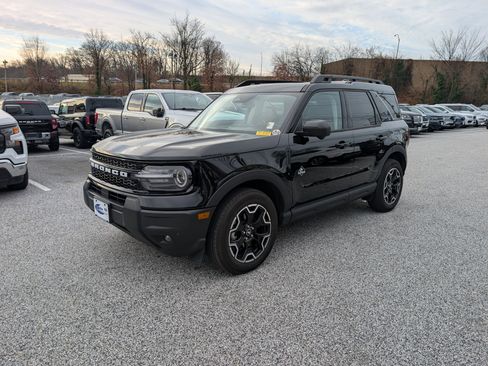 Certified 2025 Ford Bronco Sport Outer Banks w/ Outer Banks Tech Package+ image 2