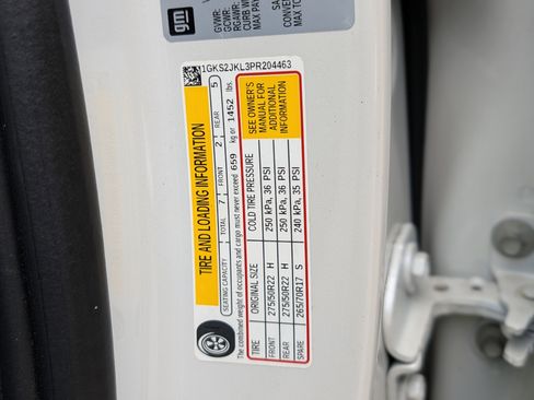 Used 2023 GMC Yukon XL Denali image 41