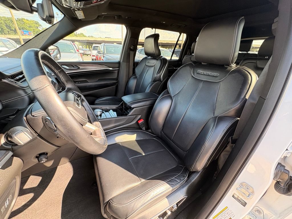 Used 2021 Jeep Grand Cherokee L Overland w/ Luxury Tech Group IV AWD/4WD image 23