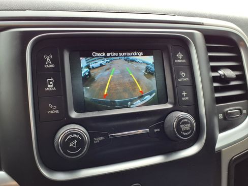 Used 2019 RAM 1500 Classic SLT RWD image 6