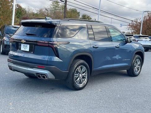 New 2025 Chevrolet Traverse LT w/ Enhanced Driving Package image 7