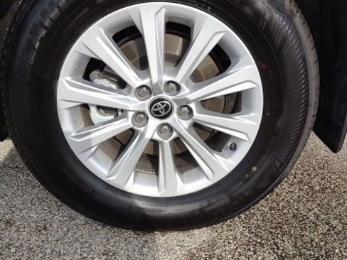 Used 2025 Toyota Grand Highlander AWD image 27