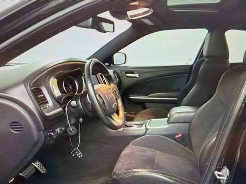 Used 2019 Dodge Charger Scat Pack w/ Dynamics Package RWD image 6