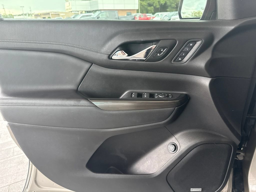 Used 2022 GMC Acadia SLT w/ Preferred Package FWD image 33