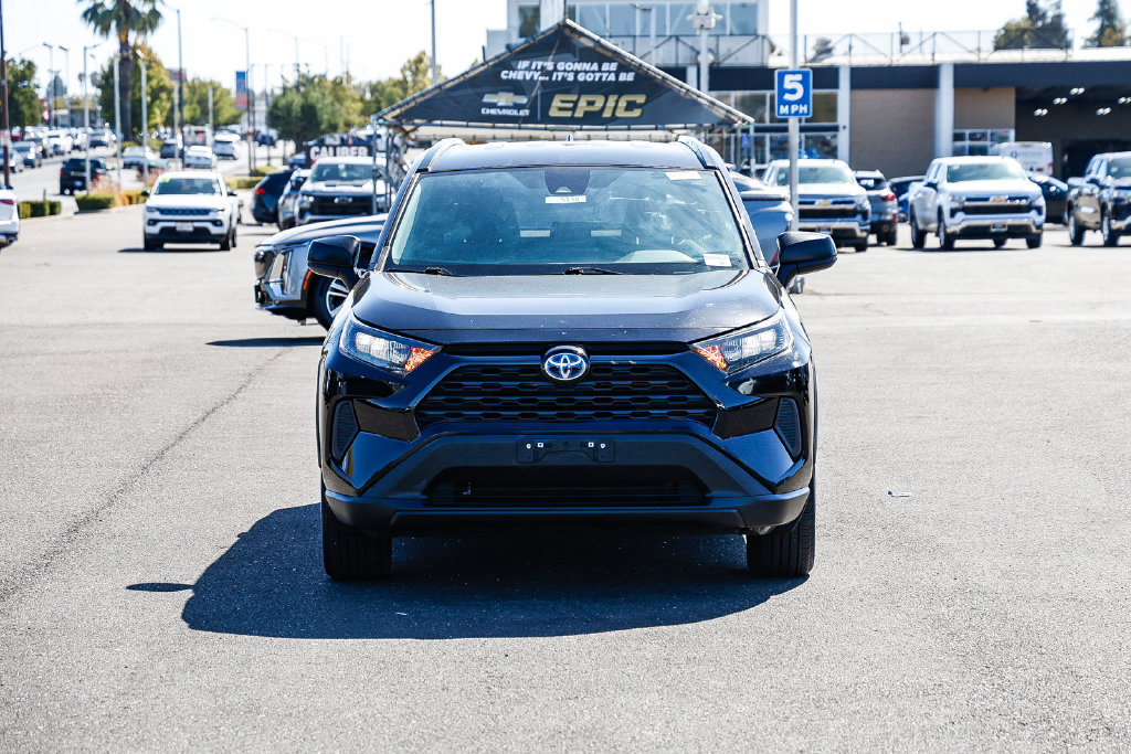 Used 2022 Toyota RAV4 LE AWD/4WD image 6