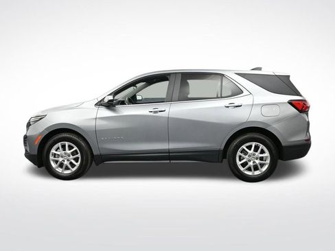 Used 2023 Chevrolet Equinox LT image 2