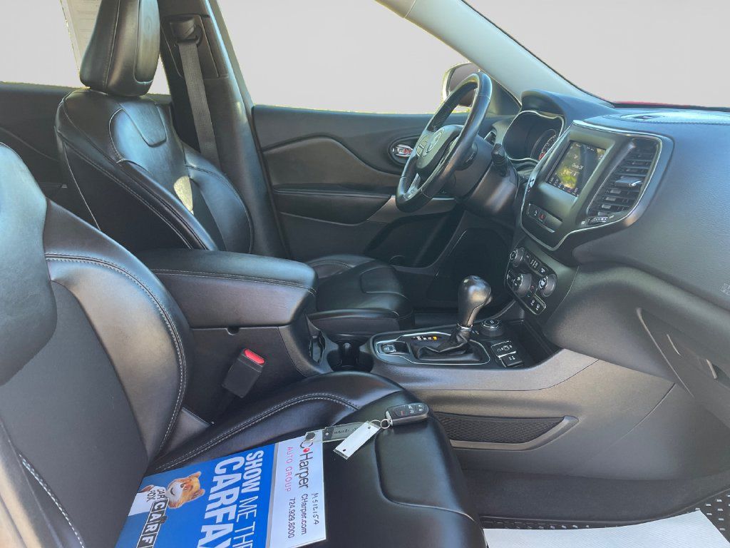 Certified 2020 Jeep Cherokee Latitude Plus w/ Comfort/Convenience Group AWD/4WD image 11