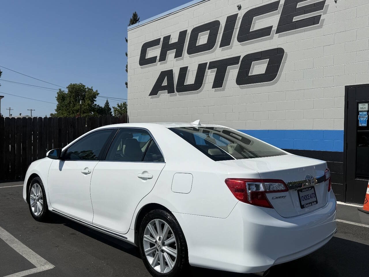 Used 2012 Toyota Camry XLE FWD image 25