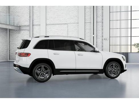 New 2026 Mercedes-Benz GLB 250 4MATIC image 18