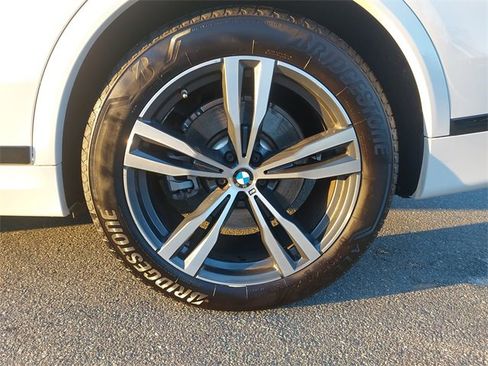 Used 2023 BMW X7 xDrive40i w/ Executive Package image 16