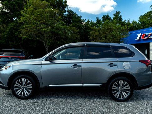 Used 2020 Mitsubishi Outlander ES image 3