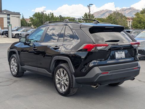 Used 2020 Toyota RAV4 XLE Premium w/ All Weather Liner Package FWD image 8
