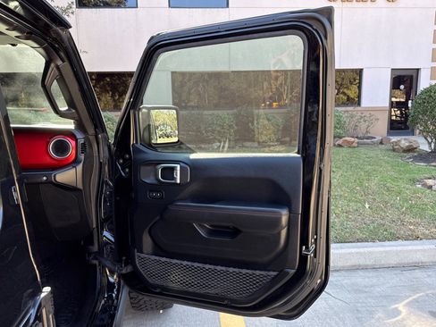 Used 2019 Jeep Wrangler Unlimited Rubicon image 41