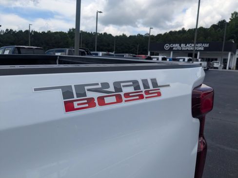 Used 2021 Chevrolet Silverado 1500 LT Trail Boss AWD/4WD image 27