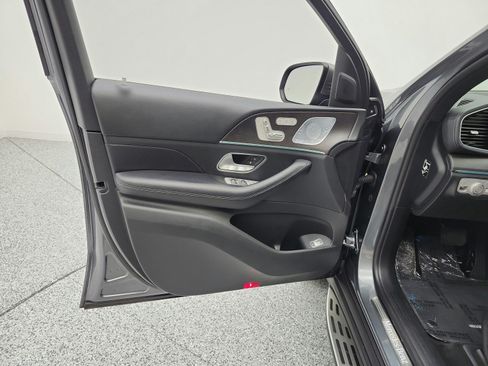 Used 2020 Mercedes-Benz GLS 450 4MATIC image 37