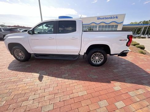 Used 2023 Chevrolet Colorado LT w/ LT Convenience Package II AWD/4WD image 31