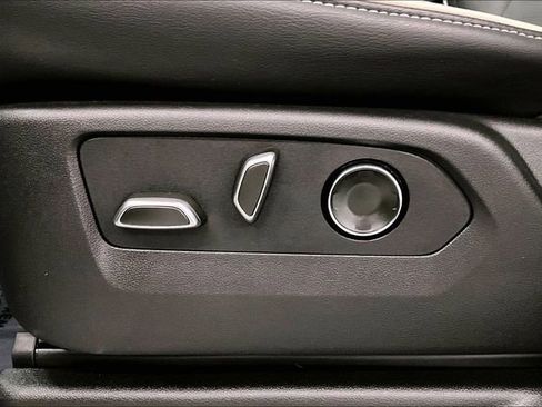 Used 2025 Cadillac Escalade Sport AWD/4WD image 31
