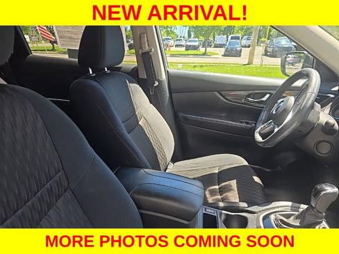 Used 2017 Nissan Rogue SV AWD/4WD image 10