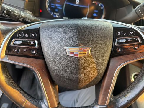 Used 2017 Cadillac Escalade Luxury image 14