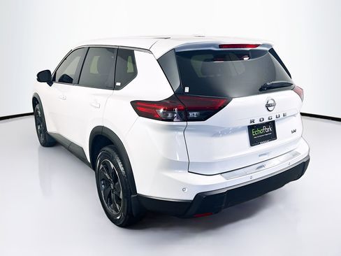 Used 2024 Nissan Rogue SV FWD image 5