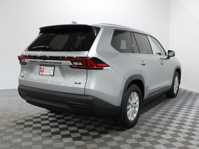 New 2026 Toyota Grand Highlander AWD image 11