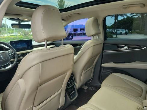 Used 2022 Lincoln Nautilus Reserve FWD image 17