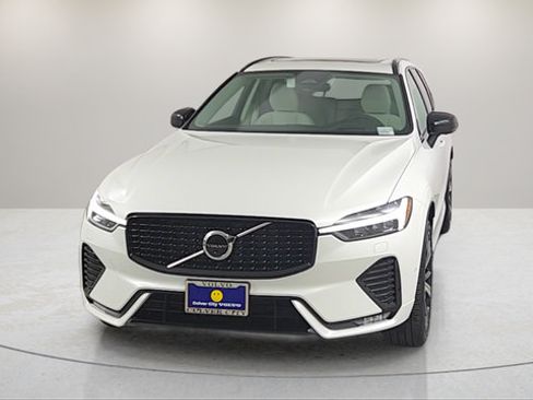Certified 2025 Volvo XC60 B5 Ultra w/ Protection Package Premier AWD/4WD image 2