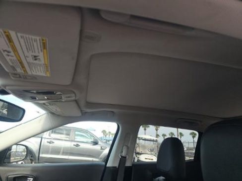 Used 2020 Jeep Compass Latitude FWD image 8