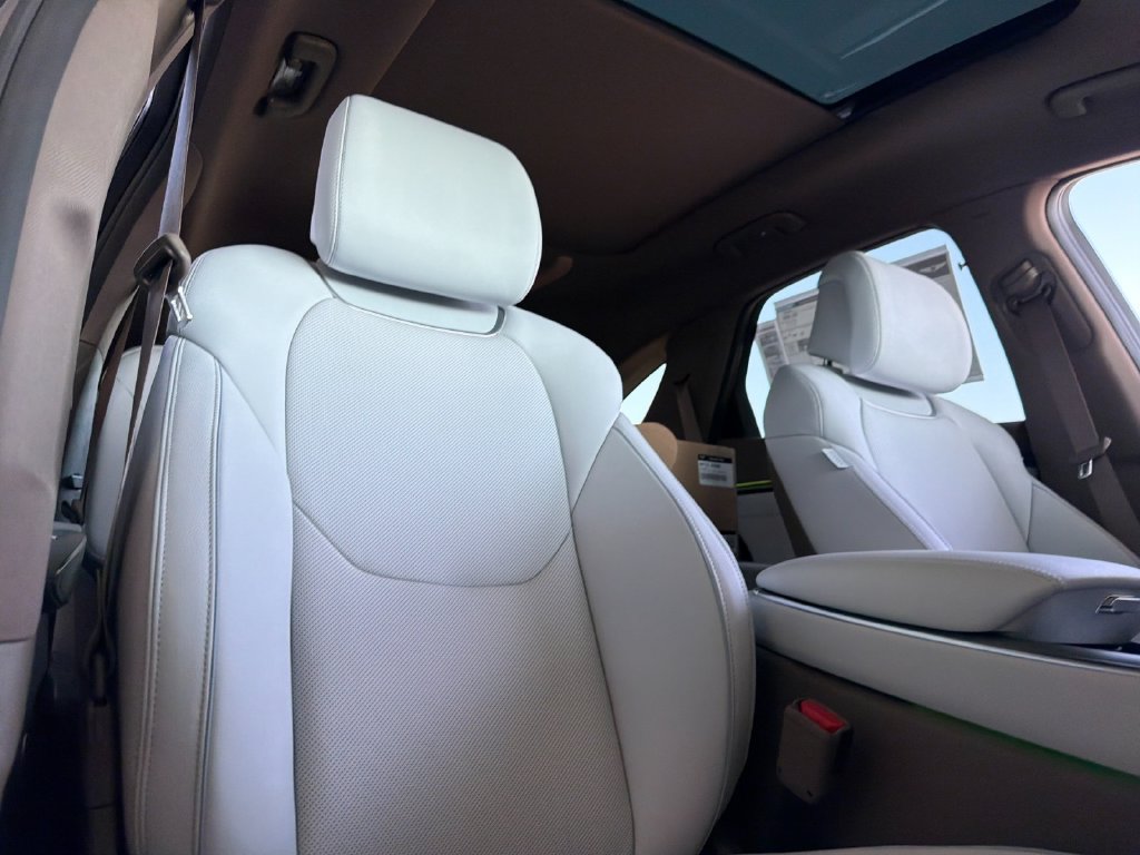 New 2026 Genesis GV70 2.5T Advanced AWD/4WD image 17
